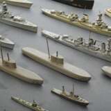 66 Wiking-Schiffsmodelle, z.T. in Originalschachtel, bestehend aus: 15 Modellboote (3x "Gneisenau Scharnhorst", 2x "K. Kreutzer", "Wilhelm Gustloff", "Leipzig", "Tsingtau&quot… - Foto 7