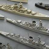 66 Wiking-Schiffsmodelle, z.T. in Originalschachtel, bestehend aus: 15 Modellboote (3x "Gneisenau Scharnhorst", 2x "K. Kreutzer", "Wilhelm Gustloff", "Leipzig", "Tsingtau&quot… - photo 12