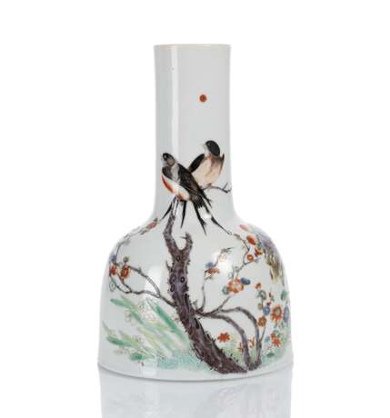 Schlegelvase 'yaoling zun' mit Dekor von Elstern und Prunus - photo 1