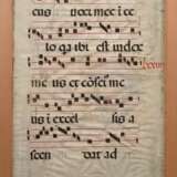 Spätmittelalterliches Psalter Blatt mit figürlich illuminierter Majuskel "Heiliger Laurentius", Gouache und Blattgold auf Pergament, 57,5x38,5cm (m.R. 64,5x45,5cm), Altersspuren - photo 5