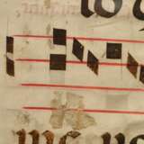 Spätmittelalterliches Psalter Blatt mit figürlich illuminierter Majuskel "Heiliger Laurentius", Gouache und Blattgold auf Pergament, 57,5x38,5cm (m.R. 64,5x45,5cm), Altersspuren - photo 6