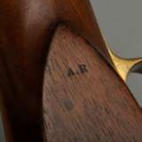Perkussionsgewehr, Nussholzvollschaft, Messing und Eisen, gezogener Lauf, bez. "Dresse. Ancion Laloux & Cie A Liege", Belgien um 1860, L. 125cm, Bajonett fehlt, Alters- und Gebrauchsspuren - photo 12