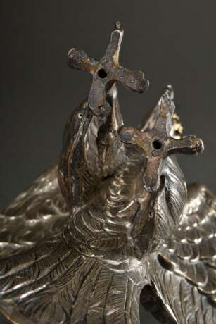 Wilhelminischer Adler mit deutscher Kaiserkrone in fein ziselierter Ausführung, um 1880/1900, Metall versilbert und vergoldet, 21,5x20cm, Schraublöcher unter den Klauen - photo 5