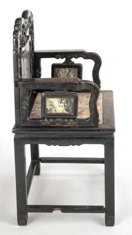 Armlehnstuhl mit eingelegten Marmorplatten - Foto 2