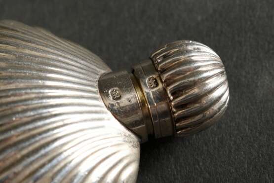 Flakon in Muschelform mit Schraubdeckel, MZ: James Dixon & Sons, Sheffield 1898, Silber 925, 33g, H. 7cm, Gebrauchsspuren - Foto 4