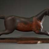 Zeichenmodell "Galoppierendes Pferd", Holz gefasst mit Leder Ohren und Resten der Trense, 19.Jh., 41x82x22cm, rechter Vorderlauf defekt - Foto 5