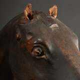 Zeichenmodell "Galoppierendes Pferd", Holz gefasst mit Leder Ohren und Resten der Trense, 19.Jh., 41x82x22cm, rechter Vorderlauf defekt - photo 9