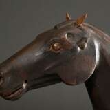 Zeichenmodell "Galoppierendes Pferd", Holz gefasst mit Leder Ohren und Resten der Trense, 19.Jh., 41x82x22cm, rechter Vorderlauf defekt - photo 17