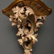 Farbig gefasste Wandkonsole im Barockstil mit partieller Vergoldung, Florenz um 1900/1920, Holz geschnitzt, H. 26cm - Auction prices