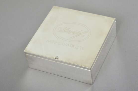 Eckige Zigarillo Box mit graviertem Deckel "Davidoff Mini Cigarillos", Handarbeit, Silber 999, 411g (m. Holzinterieur), 3,7x10,1x10,1cm - Foto 5