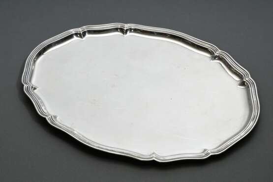 Großes ovales Tablett mit Chippendale Rand, Wilhelm Theodor Binder, Silber 835, 1070g, 45x35cm - photo 1