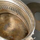Ovales versilbertes Kannenstövchen mit Gitterdurchbruch auf vier Füßchen nach altem Vorbild, 11,2x18,8x11,4cm - Foto 4