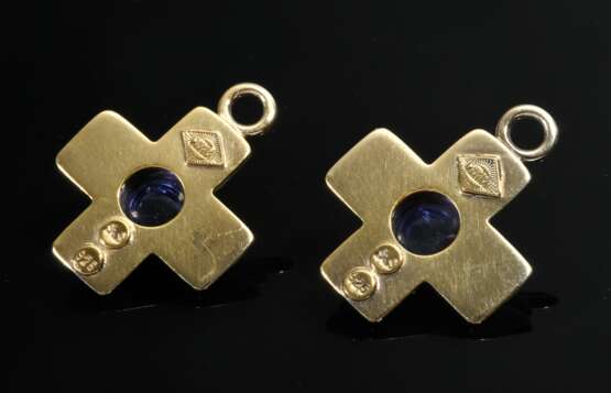 Paar vergoldete Silber 925 Kreuz Einhänger mit blauvioletten Farbstein Cabochons, MZ: CHERUBIN von Spreckelsen/ Hamburg, 19,1g, Ø 2,5cm - Foto 2