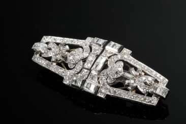 Art Deco Platin Doppelclip Nadel mit Diamanten im Achtkant- und Baguetteschliff (zus. ca. 4ct/VSI-P1/W), variabel tragbar, 19,7g, 4,9x1,8cm