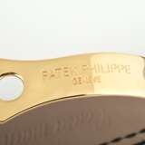 Ungetragene Limited Edition Patek Philippe "Calatrava Date Beijing" Armbanduhr, Ref. 5153J-011, Gelbgold 750 Lünette, Lederband mit Gelbgold 750 Faltschließe, 38mm, limitierte Auflage von 25 Stück anlässlich d… - photo 14