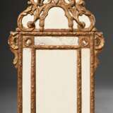 Zweiteilige opulente Louis XVI Konsole mit schwarzer Marmorplatte und passendem Spiegel, um 1760/1770, Holz geschnitzt und vergoldet, Konsole 80x86,5x45cm, Spiegel 100x62cm, Alterspuren, Fassung bestoßen - фото 3