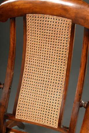 Englischer Mahagoni Deckchair mit Rattangeflecht in Sitz und Lehne, klappbar, Ende 19.Jh., H. 37/96cm - photo 5