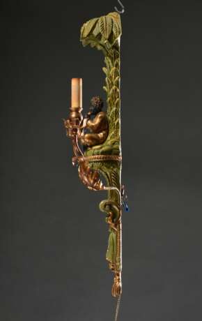 Dekorative Wandapplike "Flötenspieler unter Palme" im Colonial Stil, Holz und Metall farbig gefasst, 2flammig elektrifiziert, Anfang 20.Jh., 82x37,5x16cm - photo 8