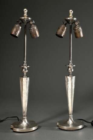 Paar versilberte englische Tischlampen mit floralem Gravurdekor, H. 55cm - photo 8