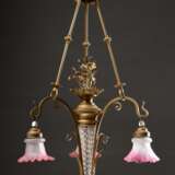 Wilhelminische Deckenlampe mit 3 Glasschirmen, H. 107cm, Ø 58cm, 1 Schirm defekt, 1 Schirm ergänzt - Foto 2