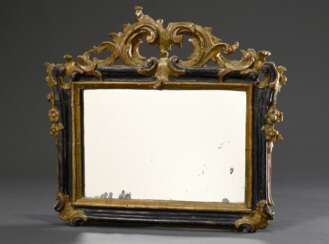 Kleiner Rokoko Altarspiegel mit geschnitztem Rahmen, schwarz-gold gefasst, 18.Jh., altes Spiegelglas, 34x37,5cm, rest., diverse Fehlstellen