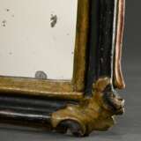 Kleiner Rokoko Altarspiegel mit geschnitztem Rahmen, schwarz-gold gefasst, 18.Jh., altes Spiegelglas, 34x37,5cm, rest., diverse Fehlstellen - фото 3