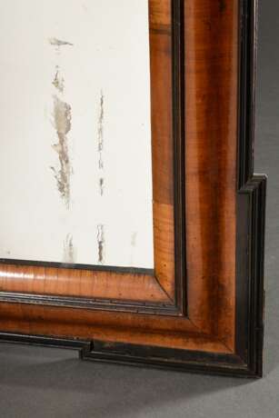 Holländischer Barock Spiegel mit Wulstrahmen und Hinterglasmalerei im Giebel „Kauffahrteiszene“, Anfang 18.Jh., 67x50cm - photo 4