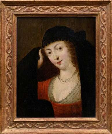 Unbekannter Künstler des 17.Jh. "Dame einen Schleier hebend“, Öl/Holz, verso bez., wohl nach Frans Pourbus II (1569-1622), 32,2x25cm (m.R. 41,2x34,5cm), rest. - photo 2