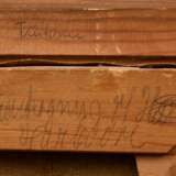 Tuxen, Laurits (1853-1927) zugeschr. "Kochen mit Holz bei Harboøre" (Trenkogning af Harboøre), Öl/Leinwand, verso auf Keilrahmen bez. und dänischer Zollstempel von 1937, 21,5x30,7cm (m.R. 29x37cm) - photo 5