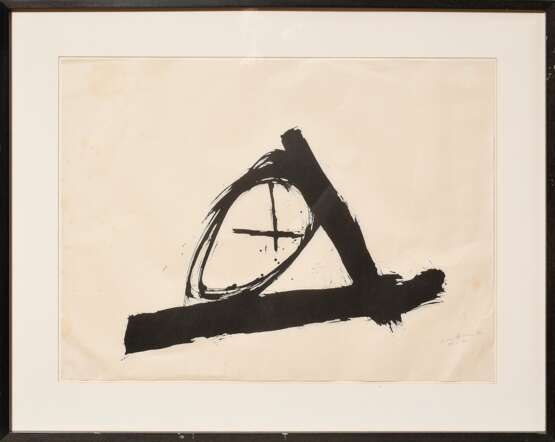 Bissier, Julius (1893-1965) "Komposition mit Kreuz und Kreis" 1962, Lithographie, 55/300, u.r. sign./dat./num., freigestellt gerahmt, BM 49,5x65cm (m.R. 68x83,3cm), leicht fleckig, knickspurig - фото 2