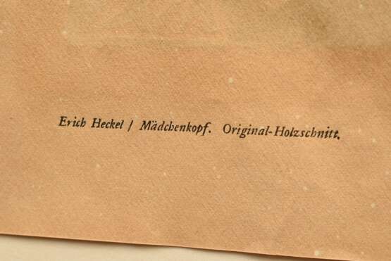 Heckel, Erich (1883-1970) „Mädchenkopf“ 1913, Holzschnitt, aus: "Genius. Zeitschrift für werdende und alte Kunst, München 1920", verso betit./bez., PM 26x17cm, BM 34,8x25,6cm (m.R. 58x47cm), verso Montagreste, … - фото 5
