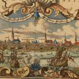 Homann, Johann Baptist (1664-1724) "Prospect und Grundris der Keiserl. Freyen Reichs und Ansee Stadt Hamburg...", color. Kupferstich, mit Panoramadarstellung, 49,5x59cm (m.R. 70x79cm), schwache Mittelfalz, leic… - photo 2