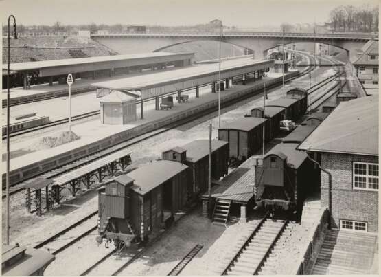 31 Renger-Patzsch, Albert (1897-1966) "Beton- und Brückenbau", Fotografien, verso gestempelt, 14x ca. 24x16,5cm/ 17x ca. 16,5x24cm, Alters- und Lagerspuren - фото 8