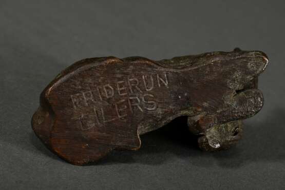 Strahlendorff-Eilers, Friderun von (1916-2011) „Ruhender Esel“, Bronze patiniert, am Boden sign., H. 5cm, leichte Altersspuren - photo 3