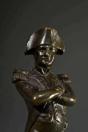Bronze "Napoleon Bonaparte" auf eckigem Postament, 19.Jh., patiniert, H. 17cm (mit Sockel) - photo 6