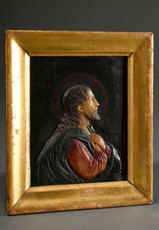 Farbiges Wachsrelief "Christus" in vergoldeter Rahmung, farbig bemalt, 19.Jh., 18,5x16cm, kleine Defekte - photo 1