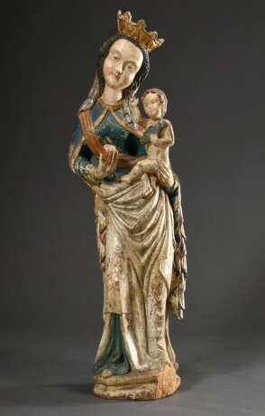 Bäuerliche "Muttergottes mit Kind" im spätgotischem Stil, auf oktogonaler Basis stehende Madonna mit Krone und Tuch über gewelltem Haar in figura serpentinata mit segnendem, ein Vögelchen haltendem Christuskind… - photo 1
