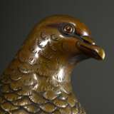 Feine japanische Bronze "Taube" mit farbig patinierten Augen und naturalistisch ziseliertem Gefieder, schöne Patina, Seifū 清風 zugeschr., Meiji Periode, um 1890, 14x21x11cm - photo 5