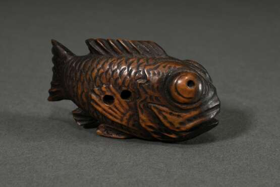 Buchsbaum Netsuke "Akodai Fisch" in kraftvoller Schnitzarbeit, sign. Mitsuyuki 光之, Japan 2. Hälfte 19.Jh., L. 6cm - фото 2