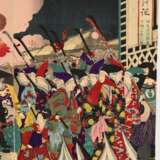 Toyohara (Yôshû) Chikanobu (1838-1912) "Evakuierung von Hofdamen bei Feuer", Farbholzschnitte, Triptychon, aus der Serie "Onshi Azuma no Hana" (Blicke in alte Zeiten der Blumen Edos), Meiji 22, 2. Mon… - Foto 8