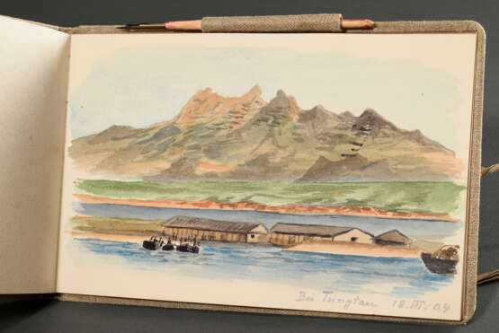 Album "Reise nach China 1904", Gouache/Aquarell/Bleistift, 37 Blätter mit Ansichten von Spanien bis China, je bez., z.T. eingeklebt, mit Federkiel, BM ca. 5x11,4-14,5x22,5cm (15,5x23,3cm), kleine Defekte - Foto 1