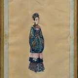 Paar feine Tsuso Malereien "Mandarin und chinesische Dame", Gouache auf Markpapier, Kanton um 1830/1840, 28x18cm (m.R. 32,5x23cm), Ränder beschädigt - photo 2