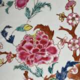 Großer Chine de Command Teller mit floraler Familie Rose Malerei, Qianlong Dynastie, China 18.Jh., Ø 36cm, Rand min. best. - Foto 6