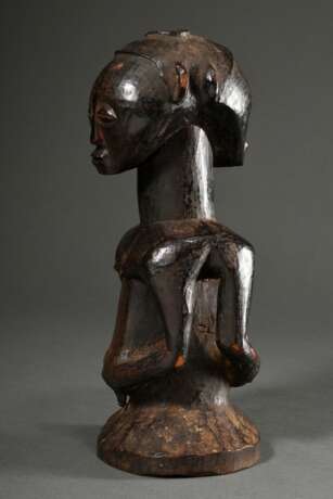 Figur der Hemba, sog. "Kabeja Makua", Zentral Afrika/ Kongo (DRC), frühes 20.Jh., Holz, janusförmige Paardarstellung als Symbol der Fruchtbarkeit und des Ahnenkults sowie der Autorität des Häuptlings, Reste von… - photo 4
