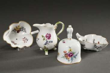 4 Teile Meissen mit polychromer „Holzschnittblumen“ Malerei, 18.Jh.: 2 Blattschalen (12x9cm, 1x rest.), 1 Milchkännchen mit Asthenkel (H. 10cm) und 1 Glöckchen (H. 12cm), best.