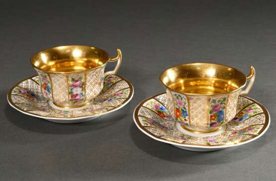 Paar Biedermeier Kaffeetassen/UT mit reichem Blumen- und Golddekor, Krister Porzellan Manufaktur, Waldenburg/Schlesien, um 1850, H. 6cm - Foto 3