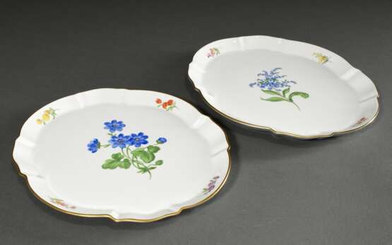 4 Diverse Teile Meissen "Deutsche Blume", nach 1950: 2 ovale Platten (27x23cm) und 2 Leuchter (H. 15,5cm) - фото 4