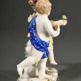 Meissen Figur "Tanzendes Blumenpaar", polychrom bemalt auf goldstaffiertem Rocaillesockel, Modellnr.: 2990, Bossiernr.: 101, Malernr.: 22, um 1900, H. 11,5cm, 1x Daumen fehlt - фото 4