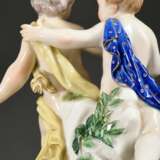 Meissen Figur "Tanzendes Blumenpaar", polychrom bemalt auf goldstaffiertem Rocaillesockel, Modellnr.: 2990, Bossiernr.: 101, Malernr.: 22, um 1900, H. 11,5cm, 1x Daumen fehlt - фото 8