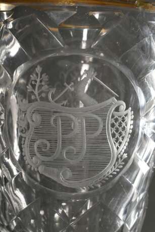 Großer Barock Glas Pokal mit facettiertem Schaft und Goldrand sowie eingeschliffenem Wappen "Gekreuzte Ähren und Schwerter" unter Ritterhelm mit Geschrei, verso: Monogramm "PP" in Schildform unter Ank… - Foto 6